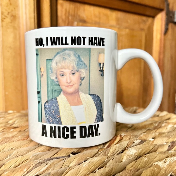 The Golden Girls Dorothy Zbornak 20oz Coffee Mug - Picture 4 of 13